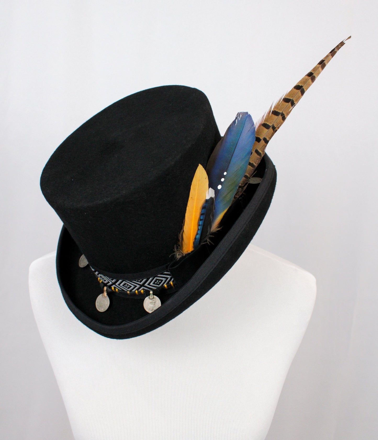 Black Wool Top Hat – The Ringmaster of Your Extraordinary Life