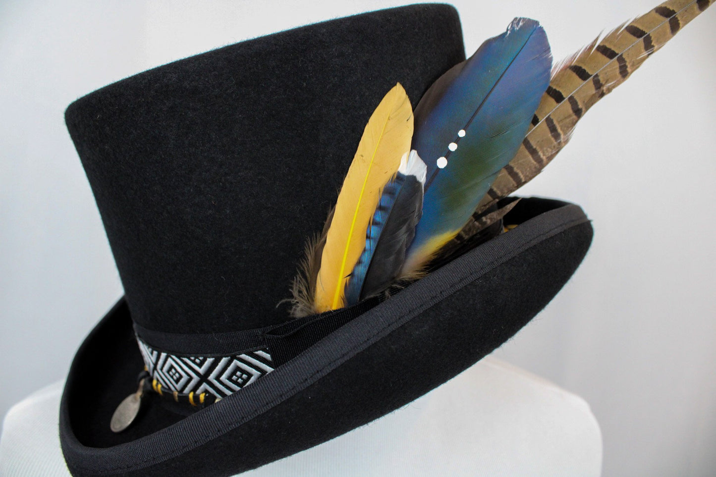 Black Wool Top Hat – The Ringmaster of Your Extraordinary Life